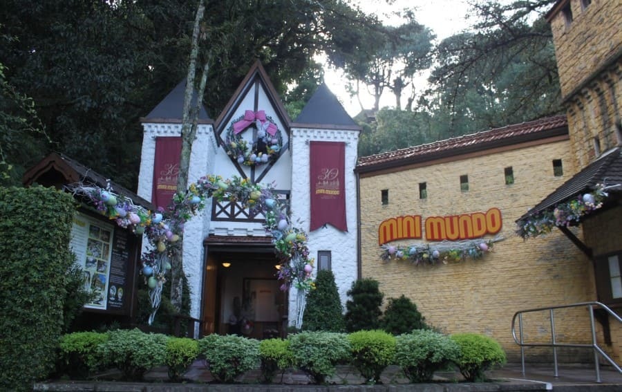 Entrada do parque temático Mini Mundo em Gramado.