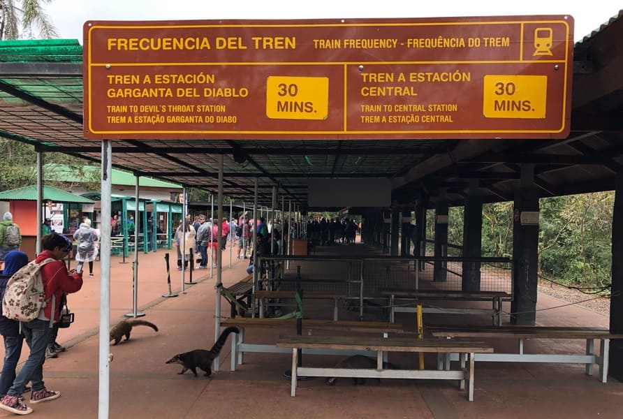 Estação de trem no lado argentino das cataratas do Iguaçu