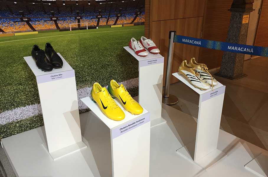 Tour no Maracanã: chuteiras de jogadores famosos