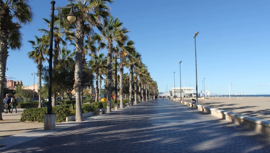 Malvarrosa, uma das praias mais famosas de Valência.