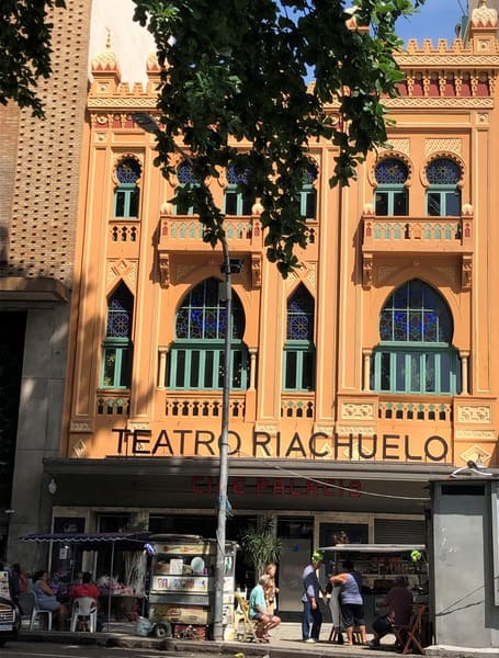 Tour do Teatro Riachuelo: fachada do teatro