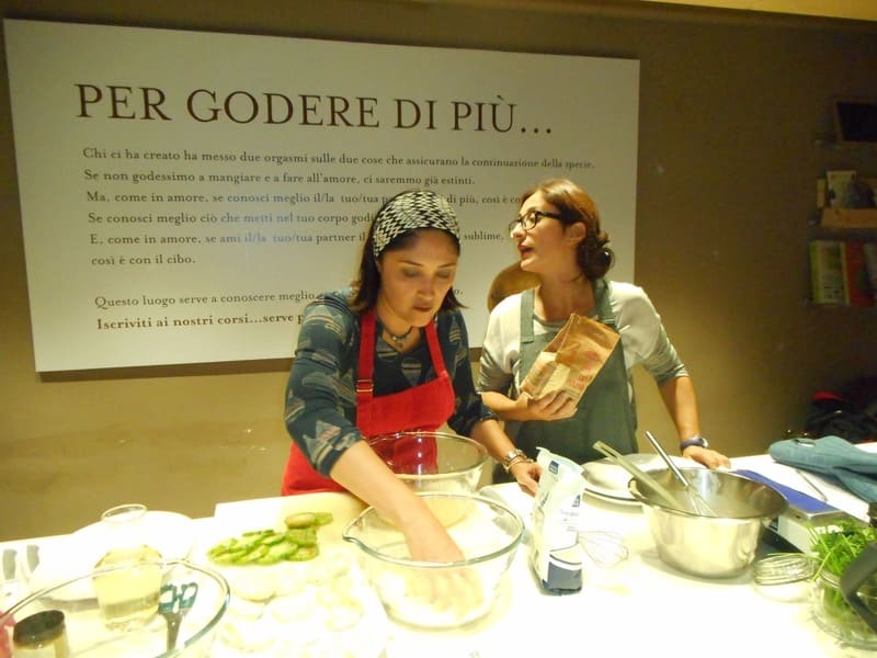 Eataly de Florença: aula de culinária temática.