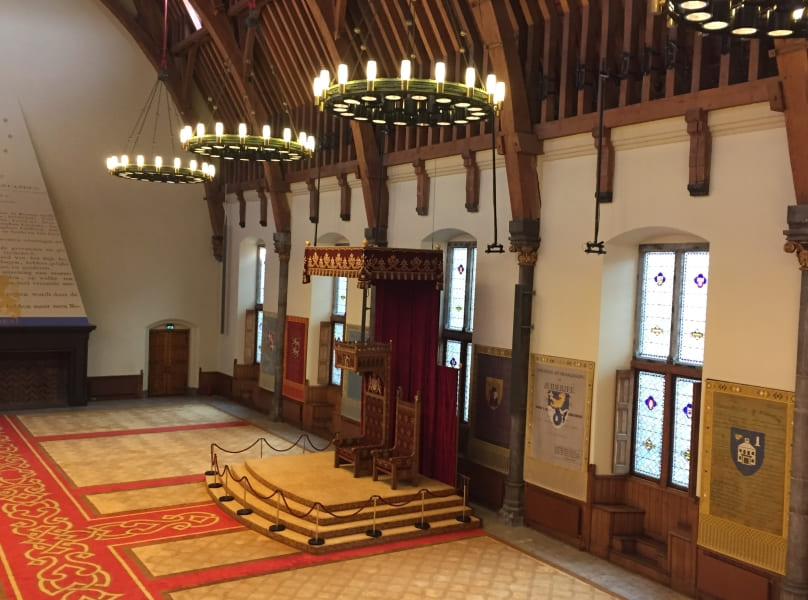 Tour guiado ao Parlamento holandês: sala do trono.