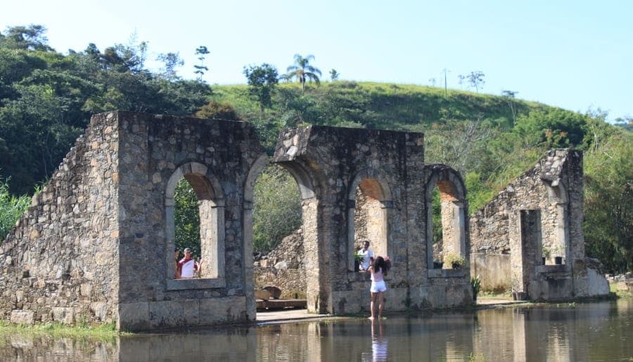 Parque São João Marcos: ruínas arqueológicas.