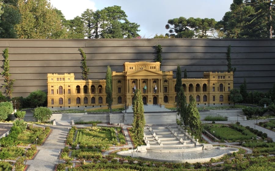Miniatura do Museu do Ipiranga no Mini Mundo em Gramado.