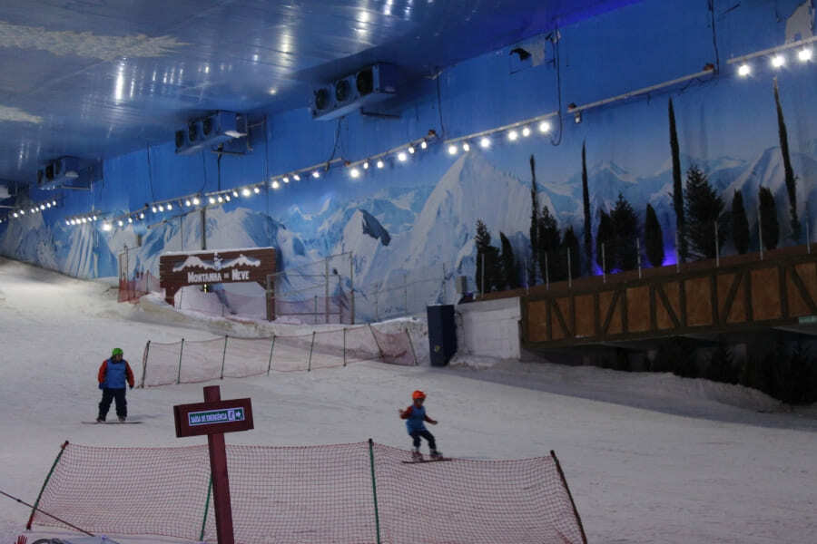 Pista de esqui do Snowland em Gramado.