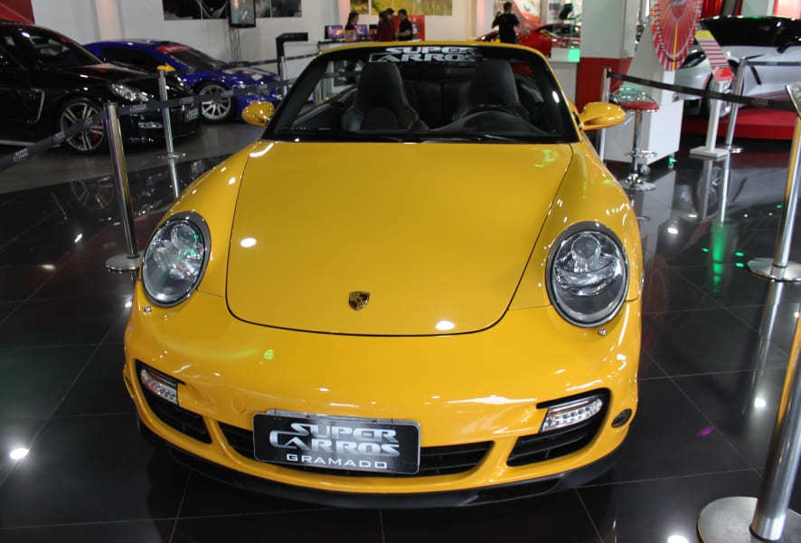 Porsche em exposição no Salão Super Carros de Gramado.