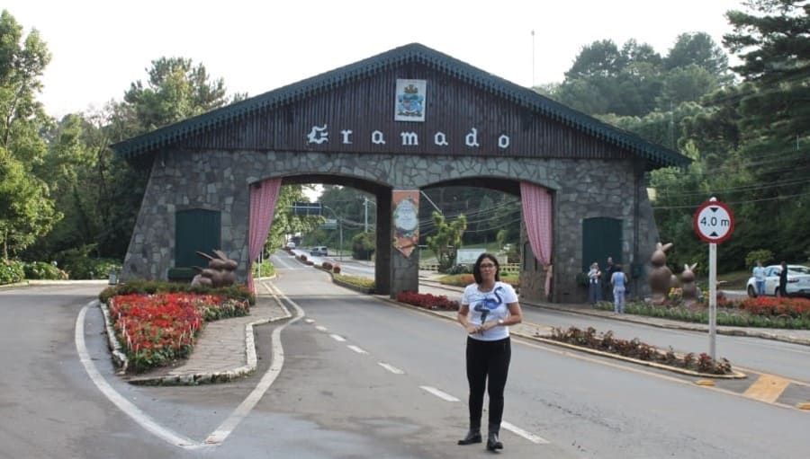 City tour por Gramado e Canela: portal da cidade de Gramado via Nova Petrópolis.