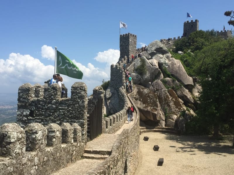 Castelo dos Mouros está entre as mais belas atrações de Sintra.
