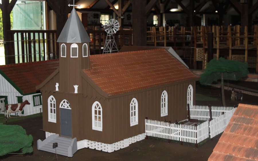 Maquete de igreja no museu do Parque Histórico de Carambeí