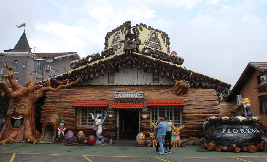 Loja de Chocolates temática Florybal em Gramado