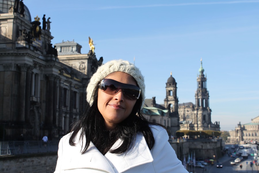 Outono na Europa com um dia de sol em Dresden