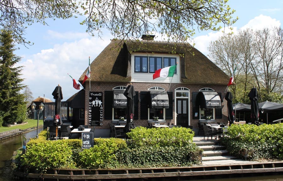 Casa típica do interior da Holanda em Giethoorn