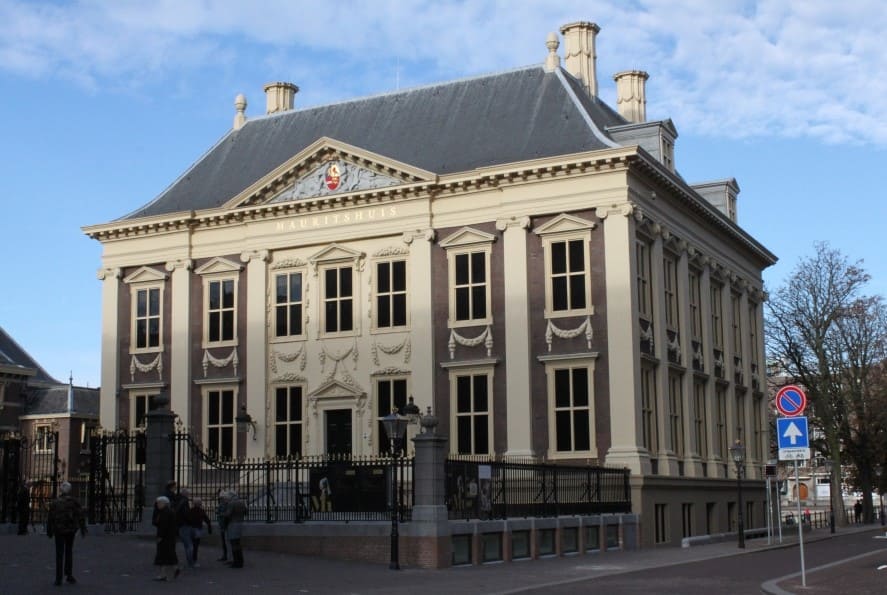 Museu Mauritshuis noi centro de Haia.