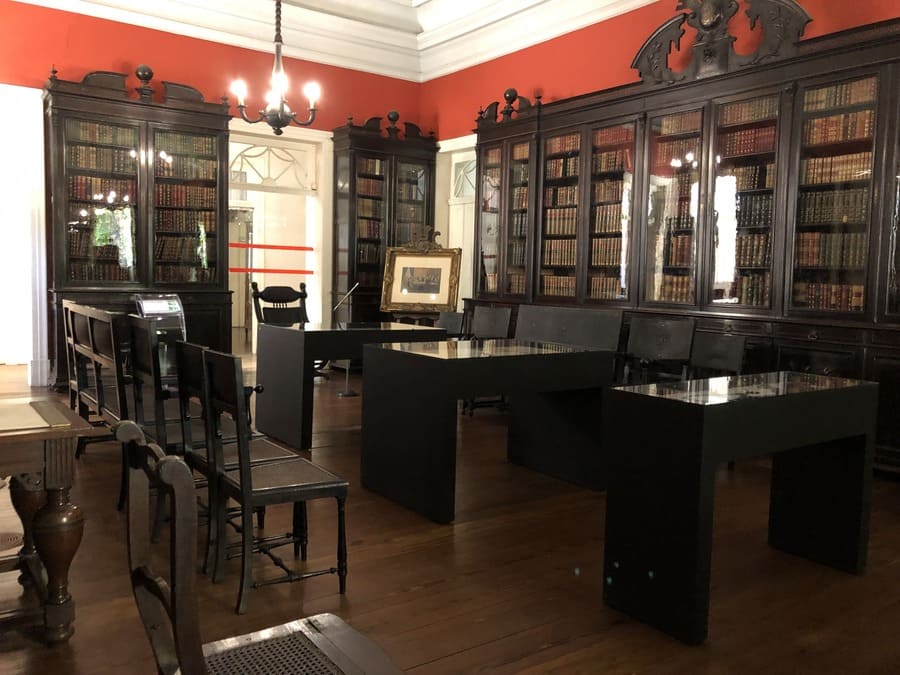 Biblioteca e acervo documental da Museu-casa de Rui Barbosa no bairro de Botafogo