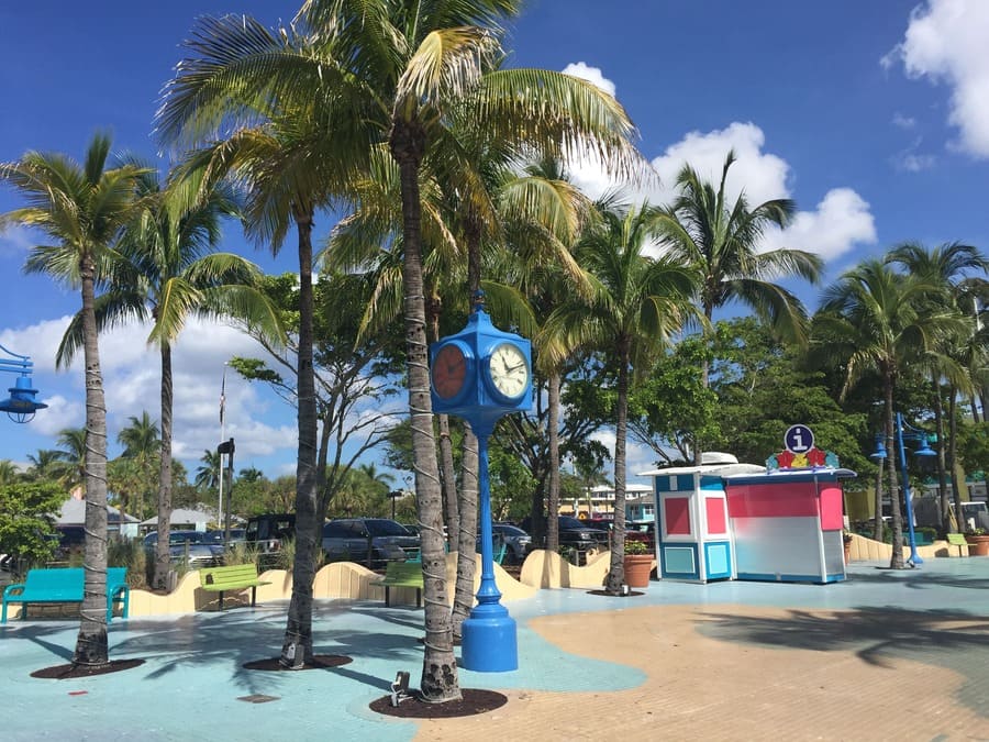 Praia de Fort Myers no lado Oeste da Flórida