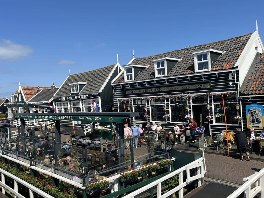 Marken em bate e volta a partir de Volendam