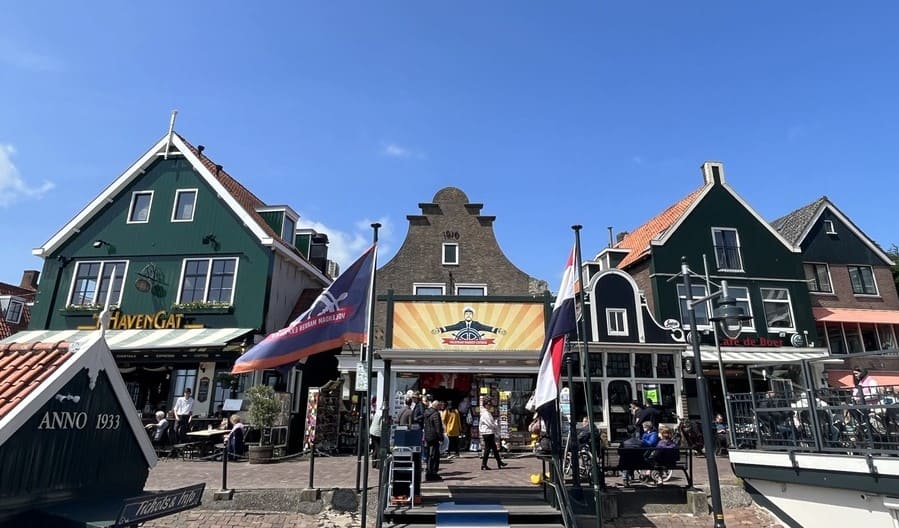 Volendam em bate e volta a partir de Amsterdam: píer de Volendam