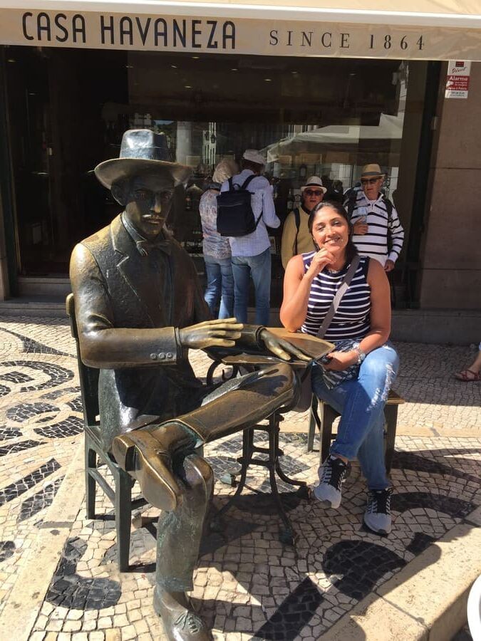 Roteiro de 3 dias em Lisboa: Café A Brasileira e estátua de Fernando Pessoa