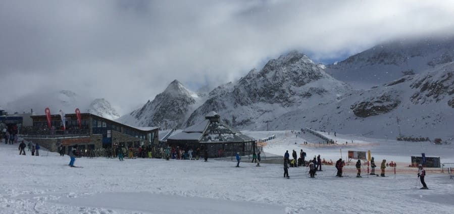 Inverno na Europa: Stubai Glacier, estação de esqui na Áustria