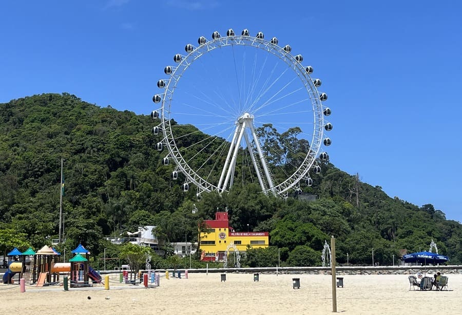 o que fazer em Balneário Camboriú em uma parada de cruzeiro: andar na roda-gigante FG Wheels