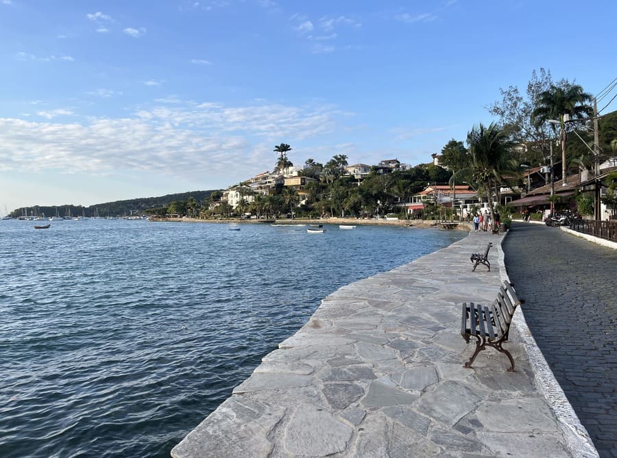 Parada de cruzeiro em Búzios: calçadão da Orla Bardot