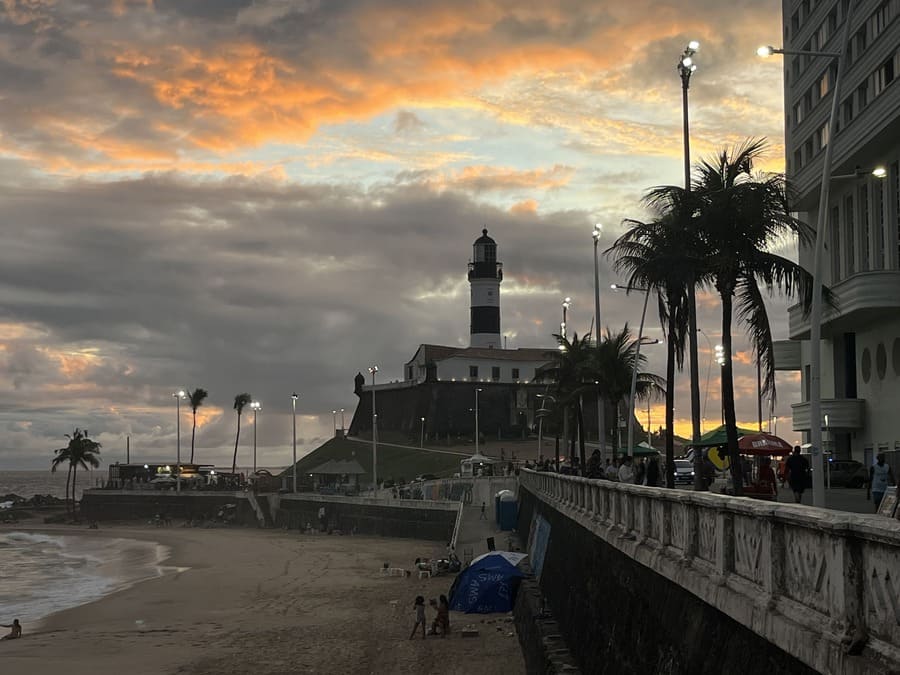 O que fazer em Salvador - Praia do Farol da Barra