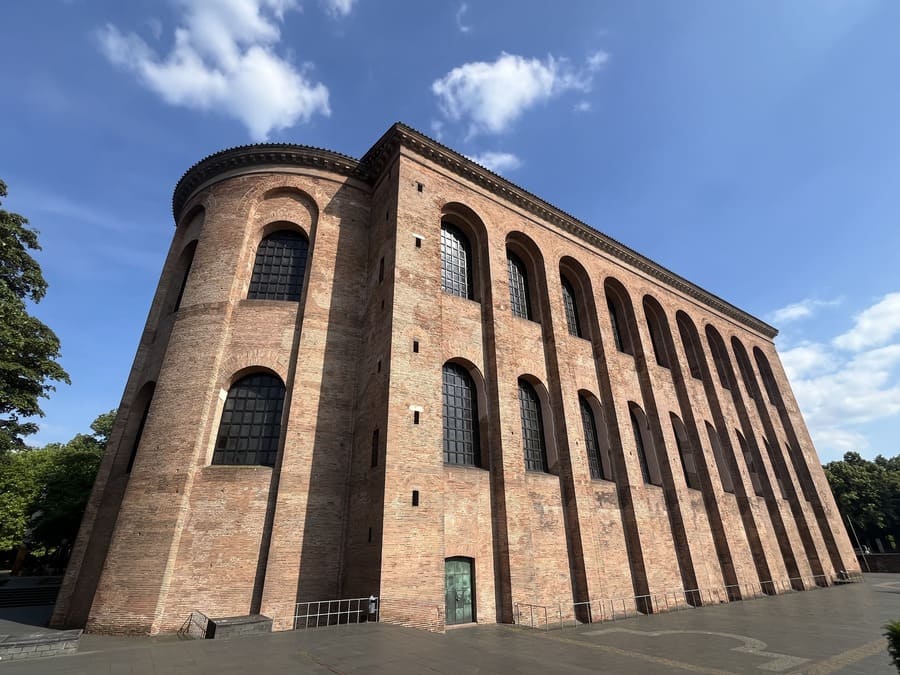 Roteiro de 1 dia em Trier: Aula Palatina em Trier, antiga basílica romana construída no século IV